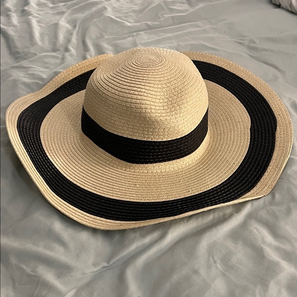 Shade & Shore Black and Tan Sun Hat - Picture 1 of 4